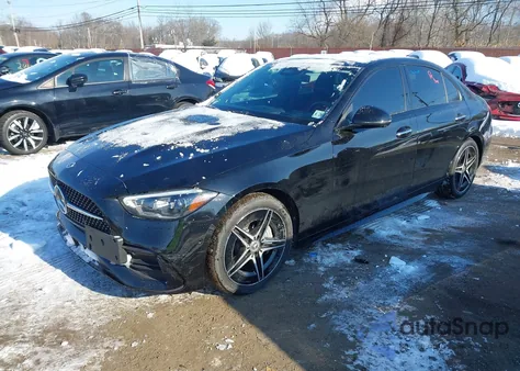 2023 Mercedes-Benz C 300 4Matic z USA, uszkodzony, nr VIN W1KAF4HB8PR131074